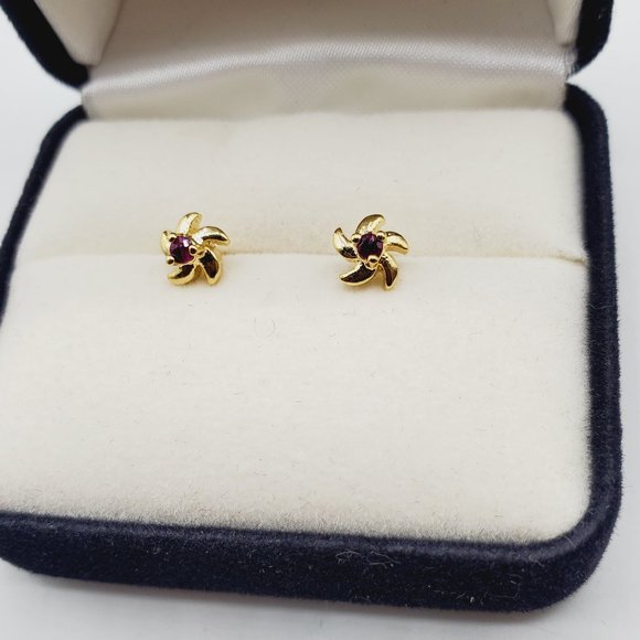 💝NEW VINTAGE 18K GOLD PLATED GENUINE RUBY STUD EARRINGS - Picture 4 of 5